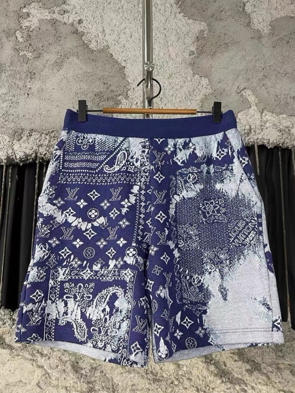 🚩steal Louis Vuitton Navy and White Patterned Knit Shorts